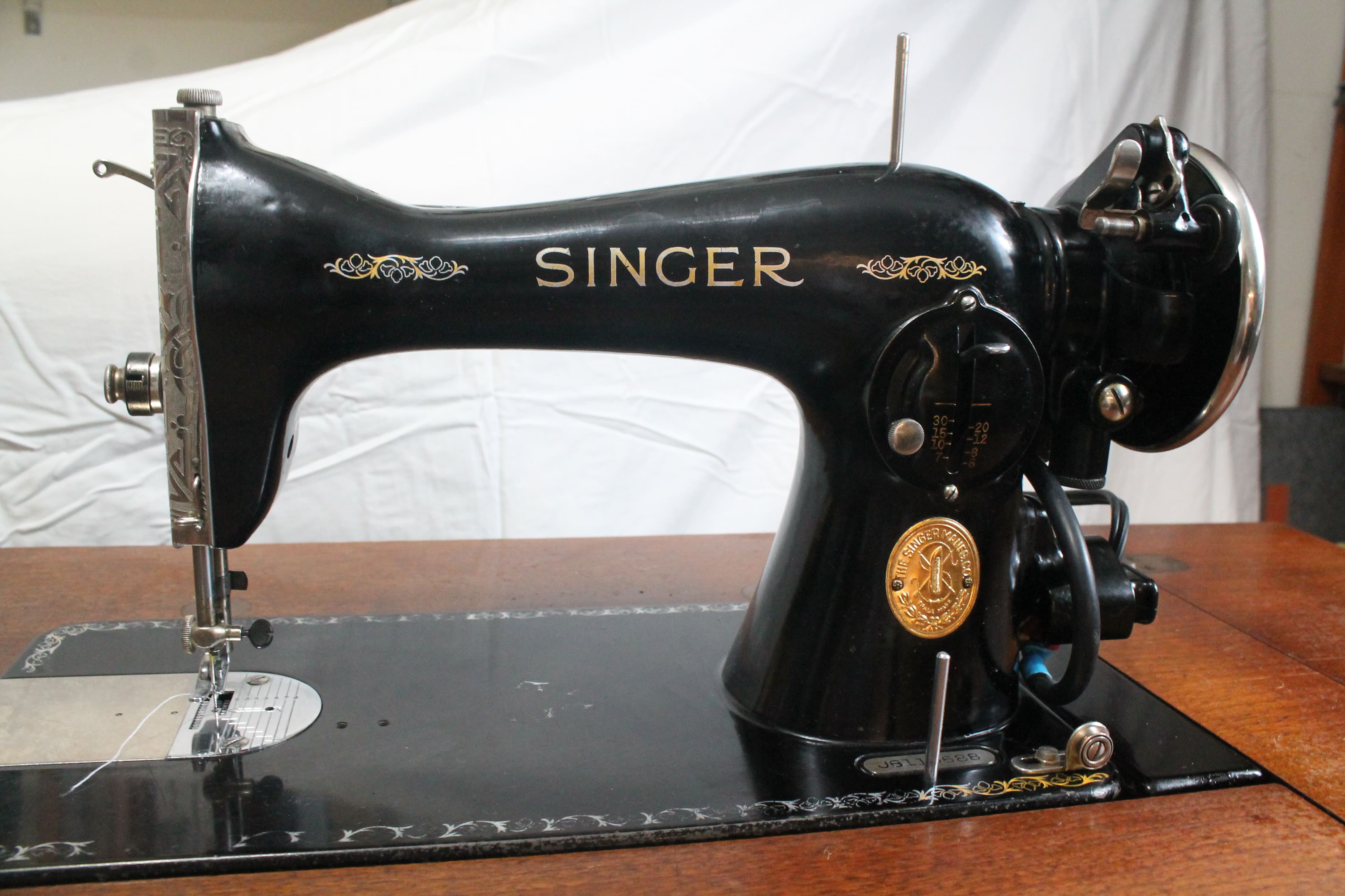Singer 15-91 sewing machine main view