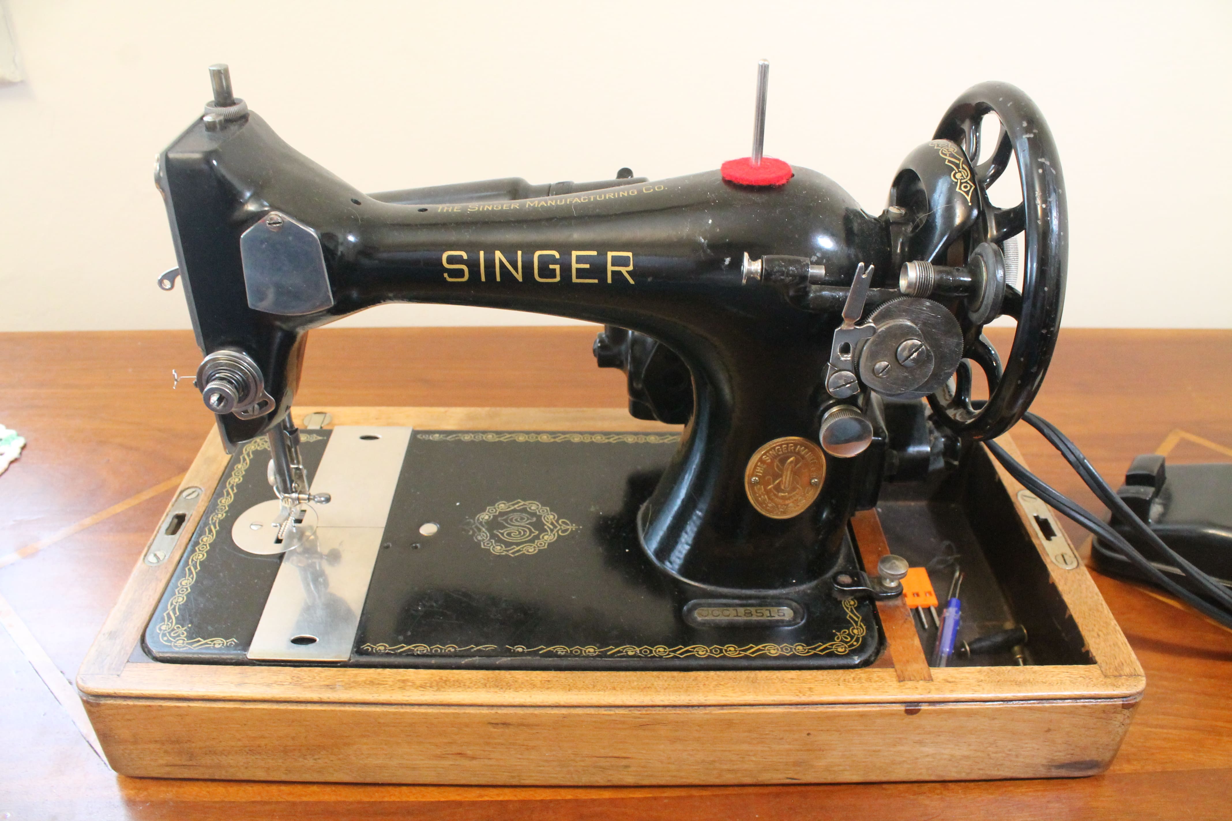 Bentwood 2 sewing machine main view
