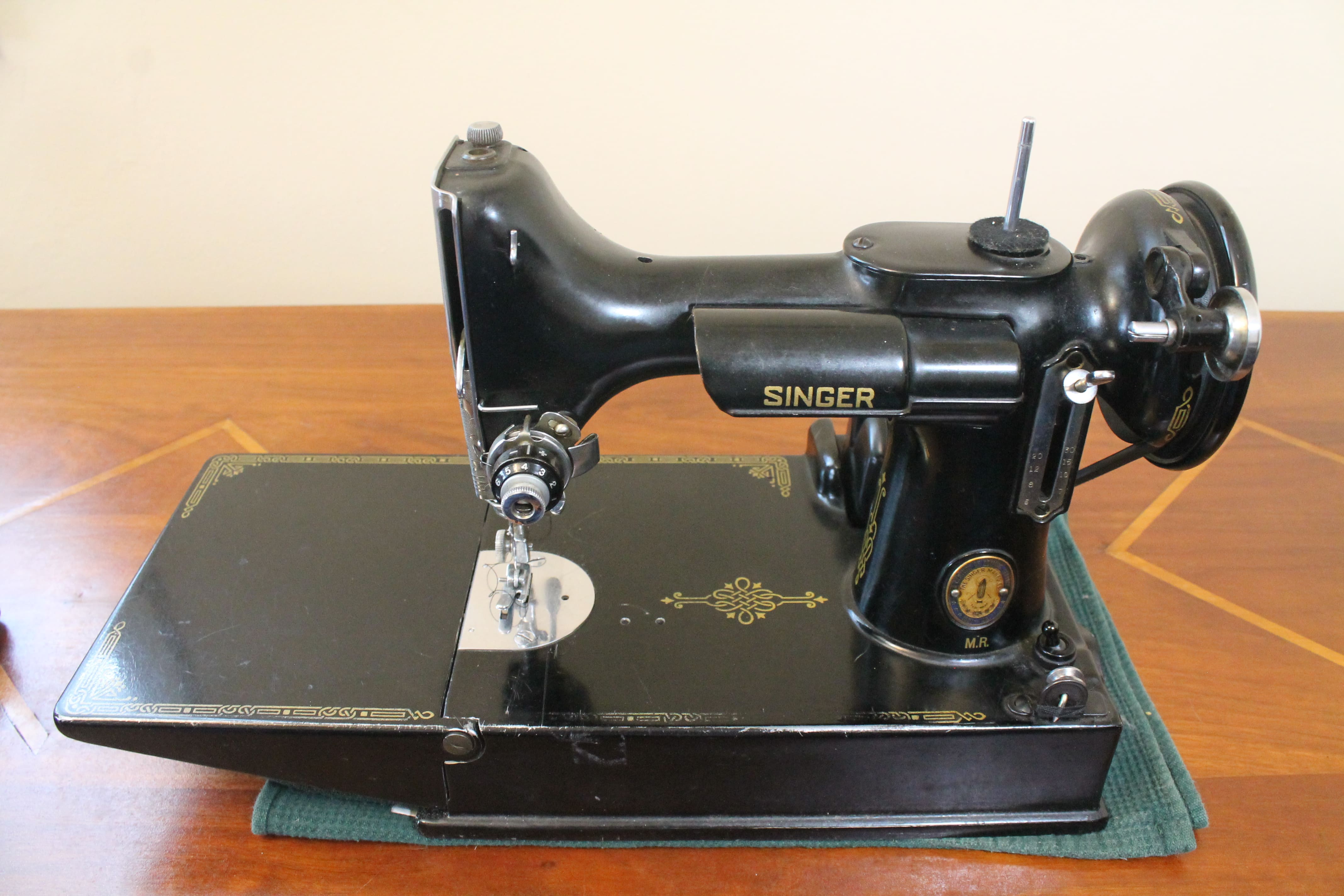 Featherweight 1 sewing machine main view